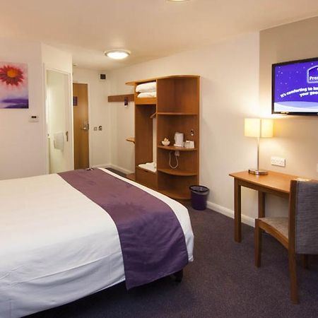 Premier Inn Woking West - A324 Dış mekan fotoğraf