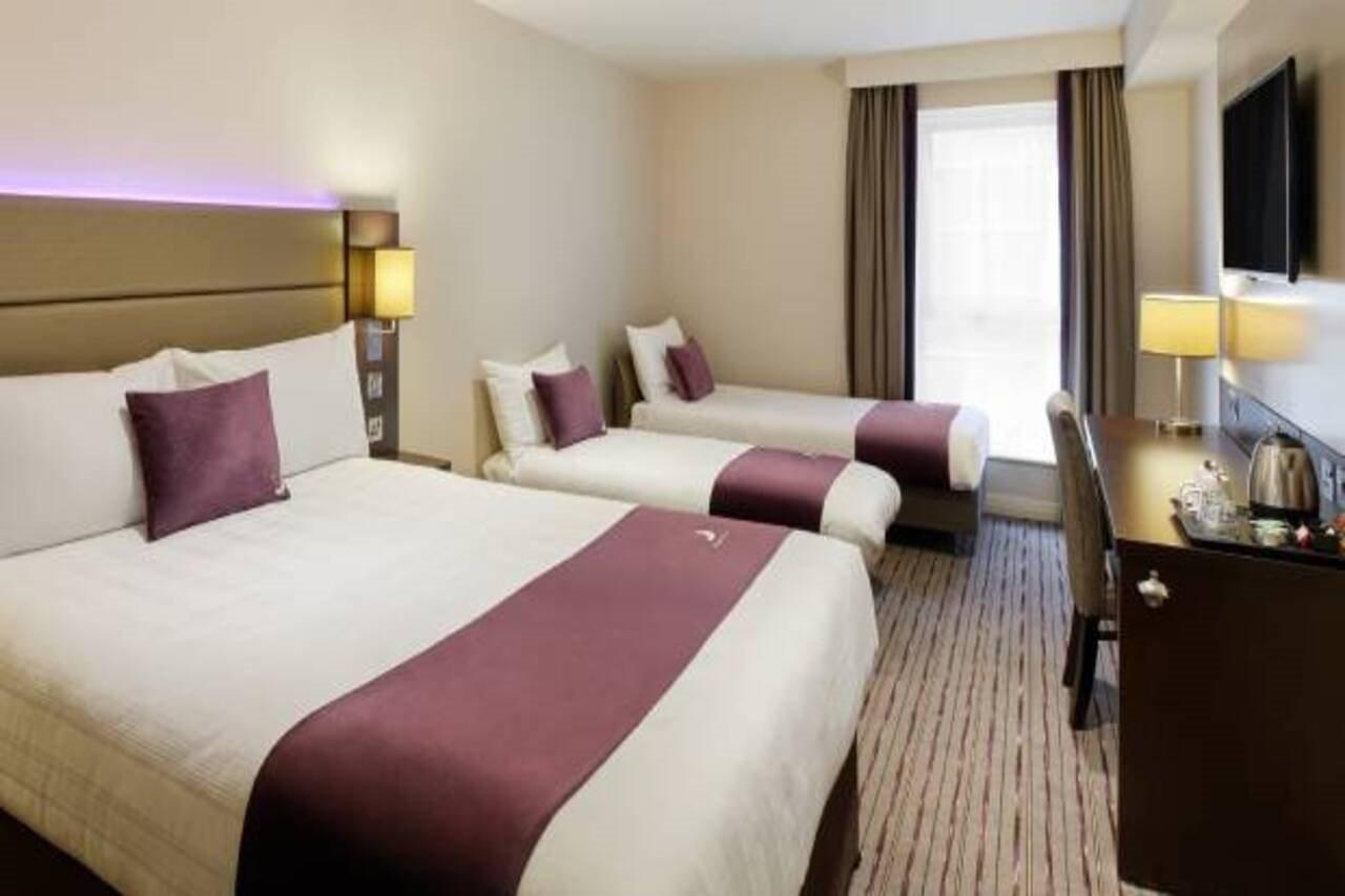 Premier Inn Woking West - A324 Dış mekan fotoğraf