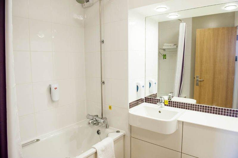 Premier Inn Woking West - A324 Dış mekan fotoğraf